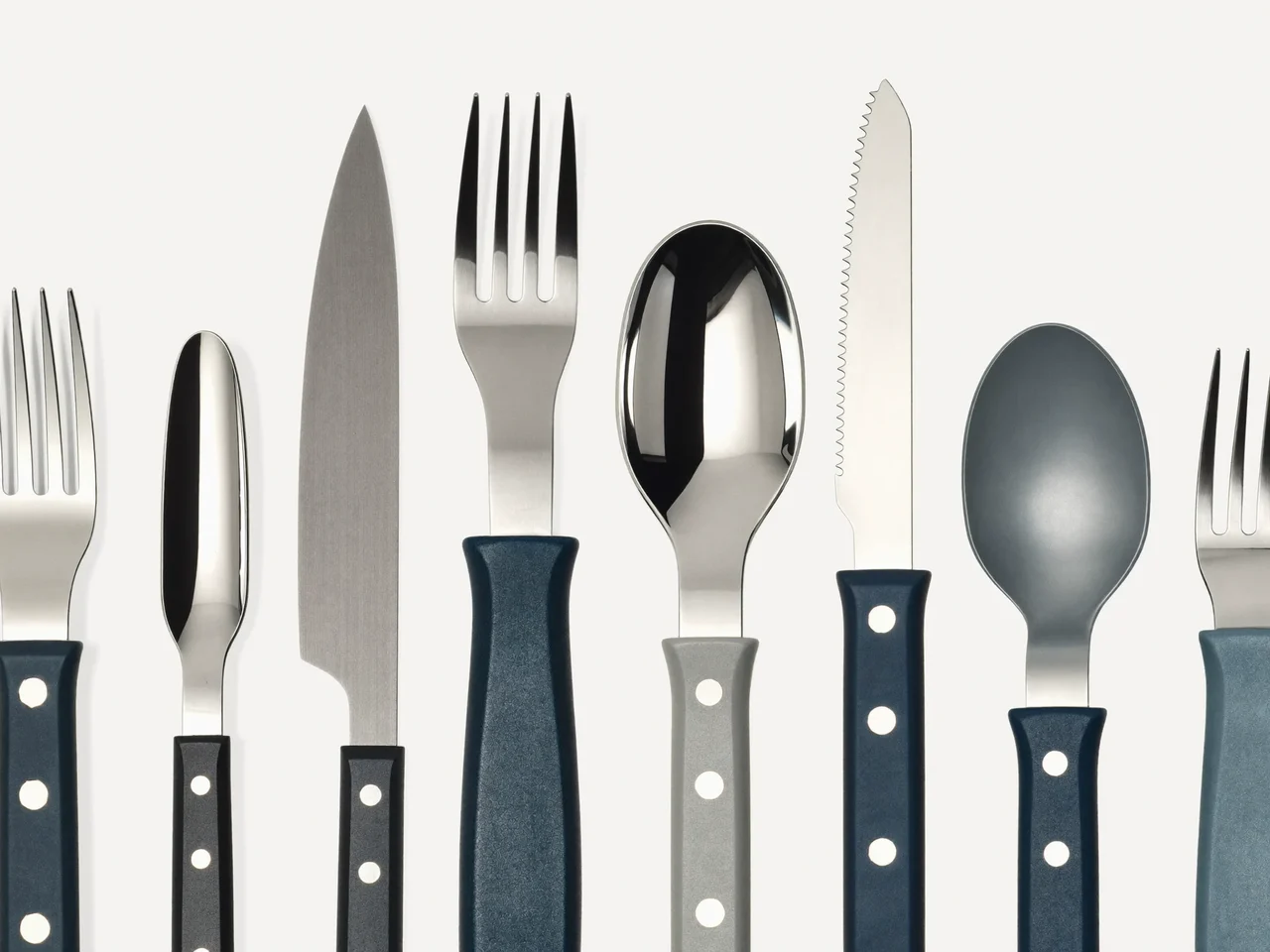 Dettaglio illustrato di materiali e lavorazione per accessori da barbecue